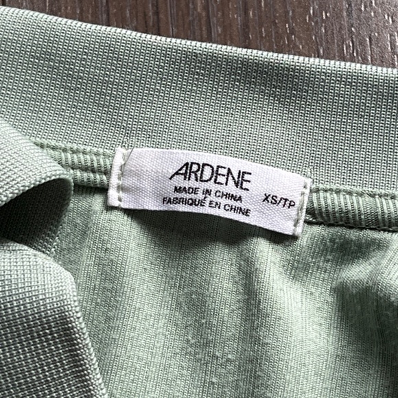 Ardene Collared Crop Long Sleeve - Picture 3 of 3